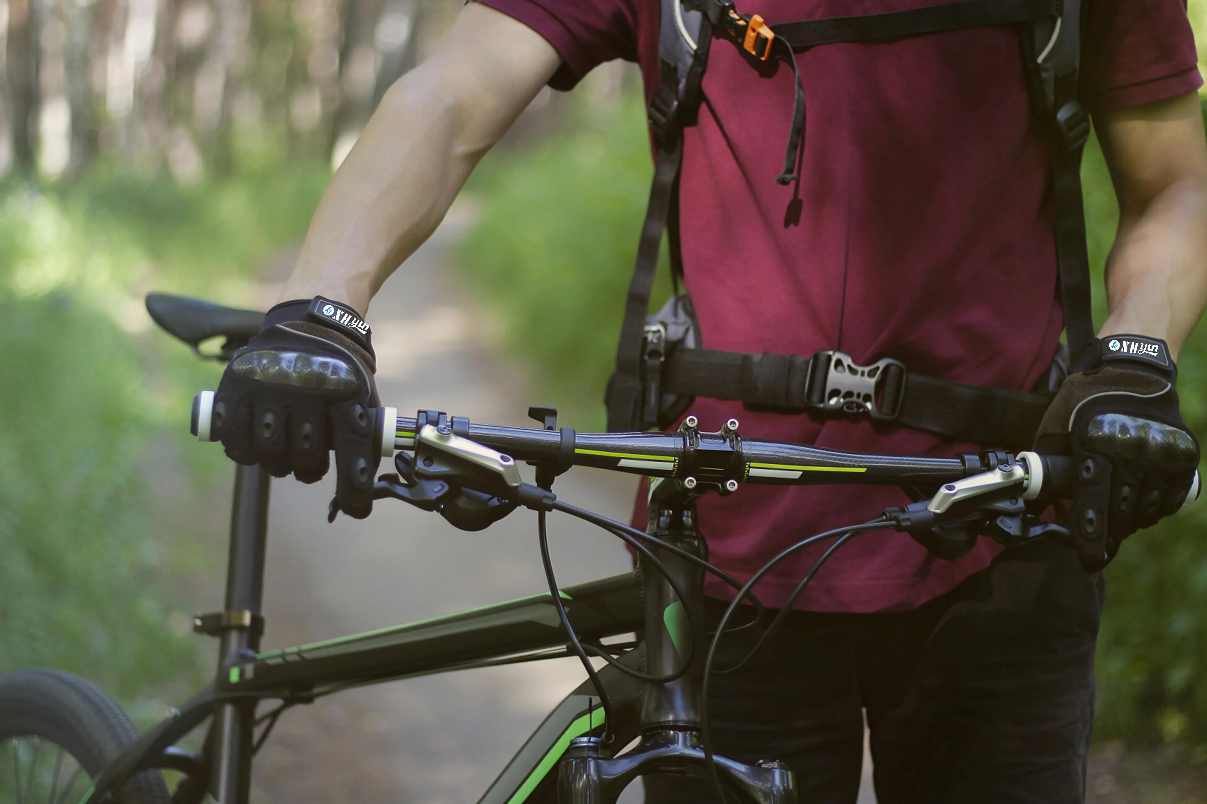 Off-Road Essentials: Choosing Durable Bicycle Handlebar Gloves for Trail Adventures